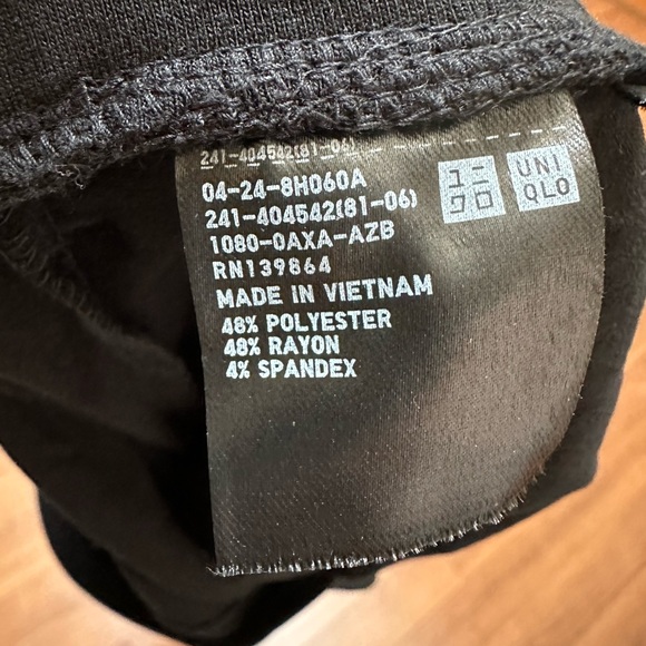 Uniqlo Black Wide Leg Pants - Picture 3 of 3